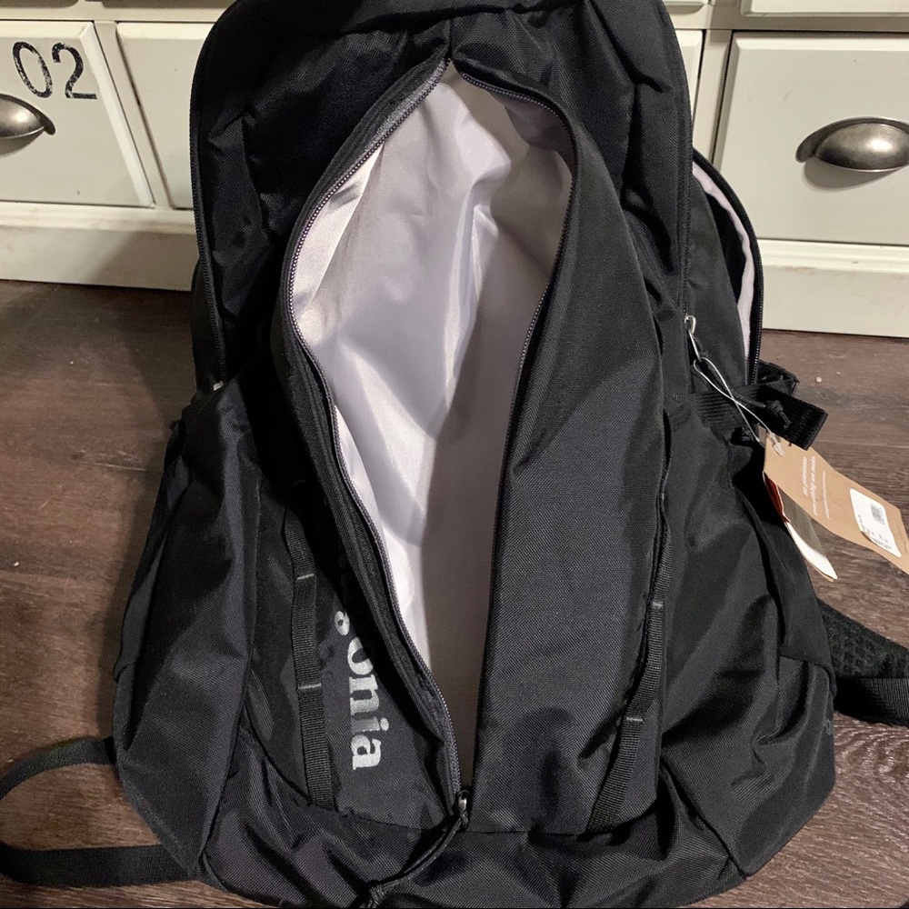 ***SOLD*** Patagonia Black Refugio Pack Backpack - Picture 11 of 14